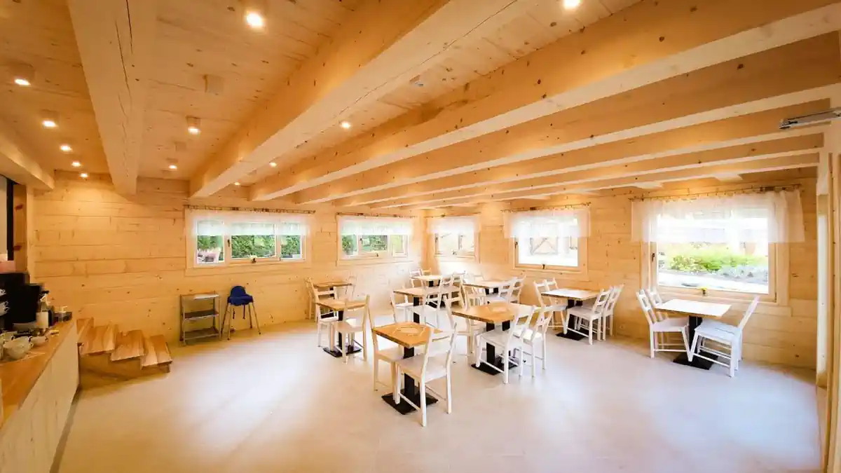Sala sniadaniowa7